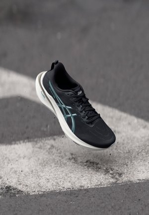 GT-2000 13 - Utcai futócipők - black/wave teal
