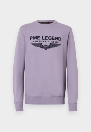 Lila Crewneck-Sweatshirt aus weichem Stoff mit schwarzem Druck auf der Vorderseite "PME LEGEND AMERICAN CLASSIC" und Flügelgrafiken.