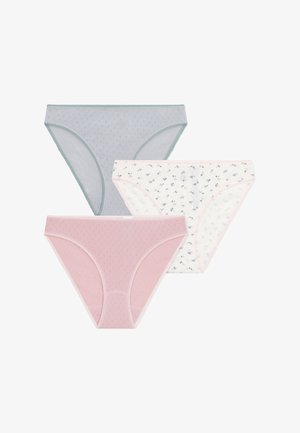 Trois paires de culottes pour femmes : une grise avec un motif à pois, une blanche avec de petites fleurs imprimées et une rose avec un design texturé.