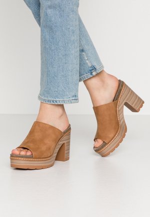 Muiltjes met hak - cognac