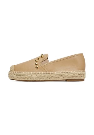 Espadrillas in pelle beige con suola in juta intrecciata, punta rotonda e stelle dorate sul lato superiore.
