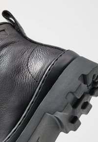 Camper Botines con cordones - black