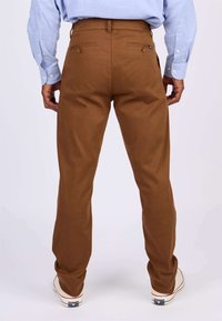 Mise au Green Chino - brown