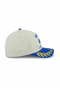 Beige Baseballcap mit blauem Schirm. Enthält ein gesticktes gelbes Lorbeerdesign auf dem Schirm und den Text "R.A.L.P.H." auf der Vorderseite.