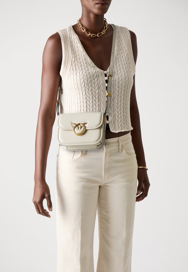 LOVE ONE BOX MINI - Umhängetasche