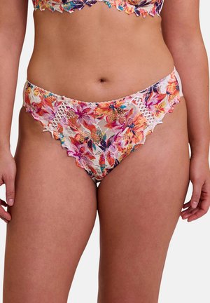 Culottes en dentelle florale avec un bord festonné, présentant un motif de fleurs multicolores, un délicat bord en dentelle et un tissu doux et texturé.