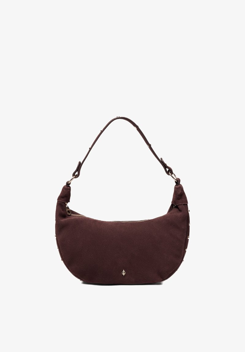 Dunkelbraune, aus Wildleder gefertigte, halbmondförmige Umhängetasche mit einem einzelnen Riemen und kleinem goldfarbenem Reißverschluss oben.