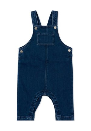 Salopette bébé en denim bleu foncé avec poche avant, bretelles réglables et fermetures par boutons en métal sur les côtés et les bretelles.