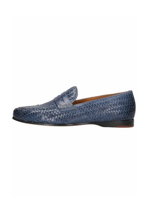 Le loafers in pelle intrecciata blu presentano un tacco piatto e una punta arrotondata. L'esterno ha un motivo testurizzato, con una fascia decorativa sulla parte anteriore.