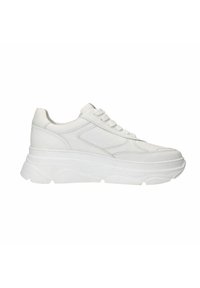 Weiße Schnürsneaker mit einem glatten Lederobermaterial, dicker Sohle, runder Zehenpartie und genähten Details an den Seiten.