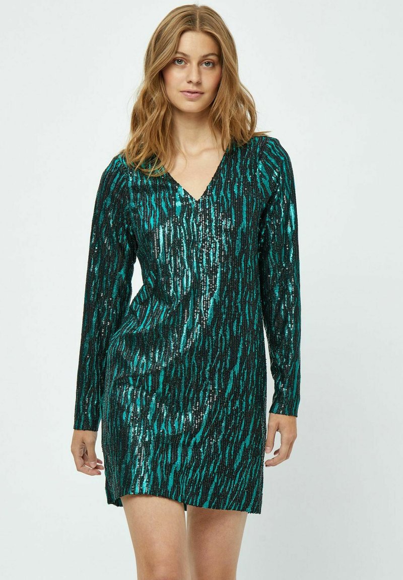 Minus CAIA V-NECK SHORT GLITTER - Koktailové šaty/večierkové šaty - jade green
