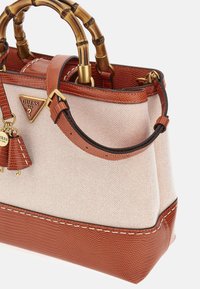 Guess ZABRY  pomarańczowy