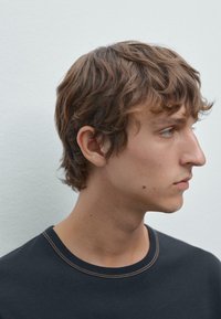 Massimo Dutti SHORT-SLEEVE WITH CONTRAST TOPSTITCHING - Jednoduché tričko - mottled dark blue