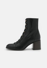 Chie Mihara MAIDA - Botins de atacadores - black