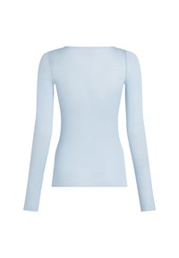 Lichtblauw langemouwen shirt met een ronde halslijn. Gemaakt van zachte, gladde stof. Aansluitend ontwerp zonder zichtbare patronen of versieringen.