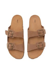 Bruna mocka slip-on sandaler med två justerbara remmar och metalldragkedjor; mjuk fotbädd och platt sula. Inga tydliga mönster eller detaljer.