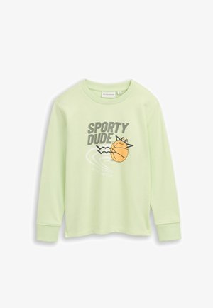 Hellgrünes Langarmshirt mit dem Text "SPORTY DUDE" und einer orangefarbenen Basketball-Grafik auf der Vorderseite.