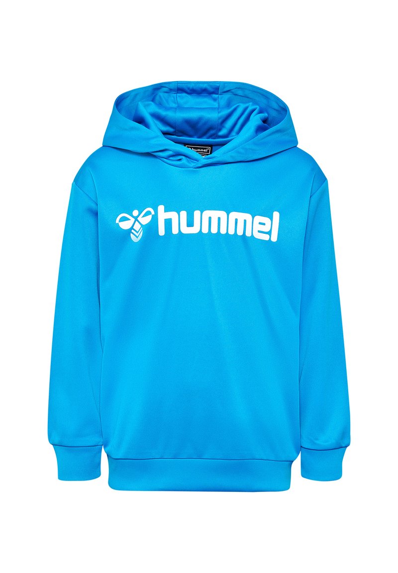 Blauer Fleece-Hoodie mit weicher Textur, versehen mit einem großen weißen "hummel"-Logo auf der Vorderseite und einer geräumigen Kapuze.