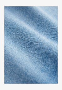 Nem kiválasztott, blue light