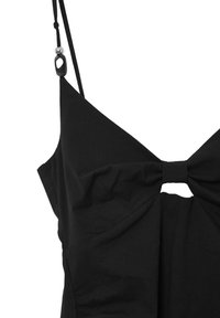 Schwarzes Stoffkleid mit einer Schleifendetail vorne, verstellbaren Trägern und einem kleinen Akzent nahe der Schulter. Glatte Textur und figurbetontes Design.