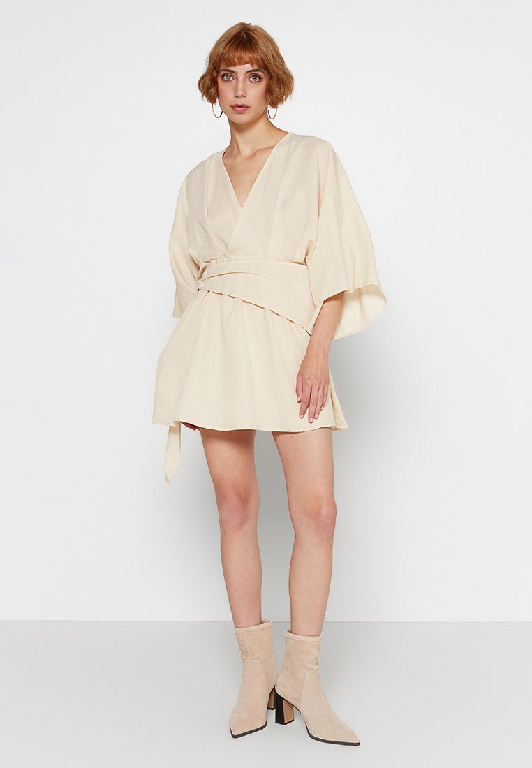 NA-KD Jurk beige