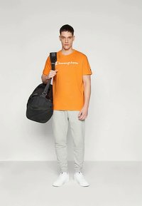 Champion ICONS CREWNECK WITH LARGE LOGO - T-shirts print - orange