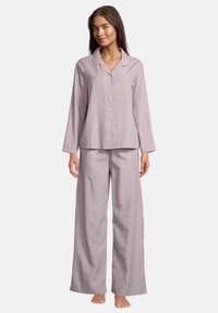 Set di pigiama in leggero viola, con maniche lunghe, camicia con bottoni e pantaloni a gamba larga. Realizzato in tessuto morbido, presenta un colletto a punte e una vestibilità rilassata.
