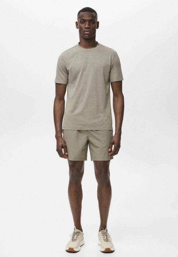 ESCALA - Basic T-shirt2