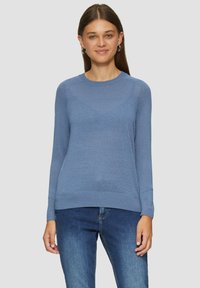 Himmelblauer Langarmpullover mit Rundhalsausschnitt, aus weichem, strukturiertem Stoff. Rippbündchen und Saum sorgen für einen figurbetonten Look.