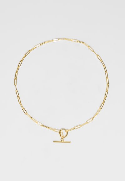 Collier en chaîne dorée composé de maillons rectangulaires allongés, d'un fermoir rond et d'une fermeture à bascule horizontale. Fini lisse et métallique.
