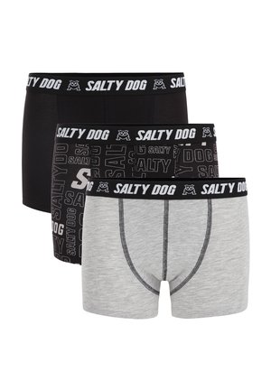 Drei Paare Herren-Boxershorts: eine schwarze, eine mit schwarzem Muster und eine graue, alle mit einem schwarzen „SALTY DOG“-Logo-Bund.