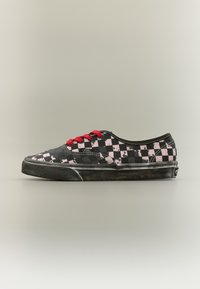 Δεν επιλέχθηκε, over dye black/red