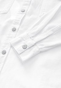 REGULAR FIT  - Užsagstoma palaidinė - white