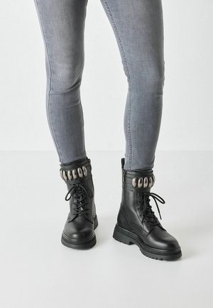 Tamaris Enkellaarsjes met plateauzool - black leather