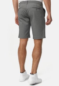 INDICODE JEANS AALBORG - Kratke hlače - grey pinstripe