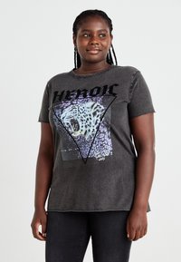 ONLY Carmakoma CARMIKO LIFE WASHED TEE - Marškinėliai su spaudiniu - black