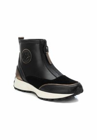 Carmela Botines con plataforma - black