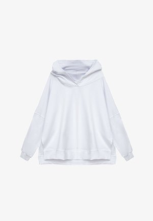 Biała bluza z kapturem, wykonana z miękkiego materiału, o luźnym kroju, szerokich rękawach i prostym wykończeniu z bocznymi rozcięciami dla swobody ruchów.