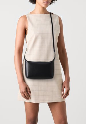 NUVOLA MINI CROSSBODY HOBO - Sac bandoulière - nero