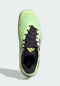 adidas Performance BARRICADE  - Zapatillas de tenis para todas las superficies - green spark   aurora black   crystal jade