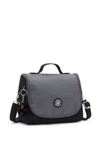 Borsa a spalla compatta grigia e nera con manico superiore, tracolla regolabile, patta frontale, logo circolare e un piccolo portachiavi a forma di scimmia nera.