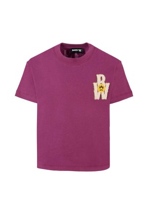 Paarse katoenen t-shirt met een ronde hals, korte mouwen en een textuur van een crèmekleurig en geel glimlachend gezicht met de tekst "BW".