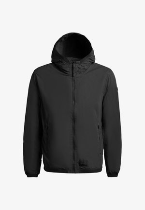 Zwarte capuchonjas met een ritssluiting aan de voorkant, twee zijzakken met rits, elastische manchetten en een klein vierkant merklabel bij de zoom.