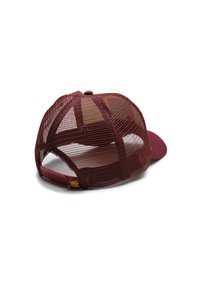 Weinrot Baseballkappe mit Mesh-Rücken, gebogenem Schild und verstellbarem Riemen. Verfügt über ein Logo auf dem Riemen und nahtlose Nähdetails.