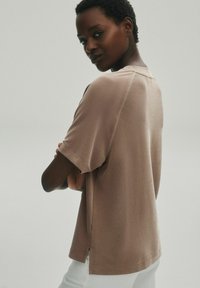 Next SHORT SLEEVE  - Basic póló - mink brown