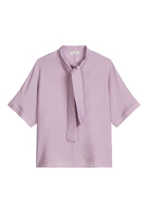 Fliederfarbene Bluse mit kurzen Ärmeln aus strukturiertem Stoff und einer langen, locker vorne hängenden Halsbinde.