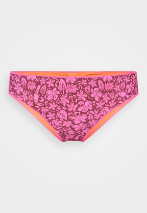 Bas de bikini à motif floral rose avec une base marron foncé, présentant des accents rose vif et orange le long de la taille et des ouvertures de jambes.