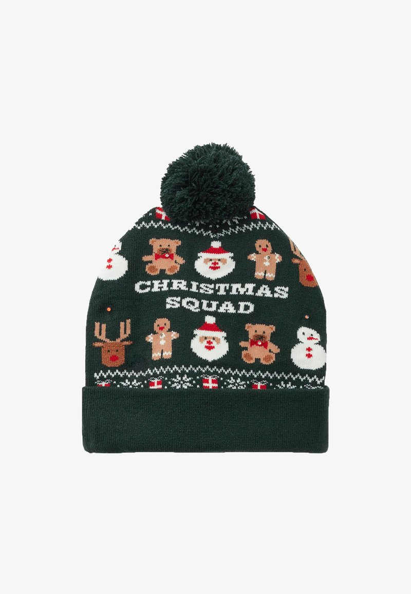 Ciemnozielona dzianinowa czapka z wesołymi wzorami niedźwiedzi, bałwanków, reniferów i piernikowych ludzików, z pomponem na czubku.