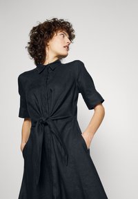 Lauren Ralph Lauren CLASSIC LINEN DRESS - Vestido camiseiro - lauren navy