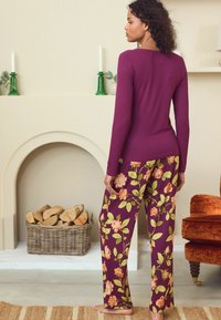 Laura Ashley Pižamos komplektas - roseborough berry red